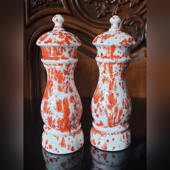 6 1/4" Tall Handcrafted Speckled Reddish-Orange Salt & Pepper Shakers - Picture 5 of 7